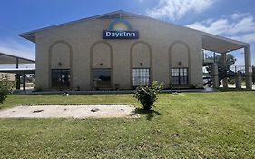 Days Inn & Suites By Wyndham - Canton First Monday Trade Days